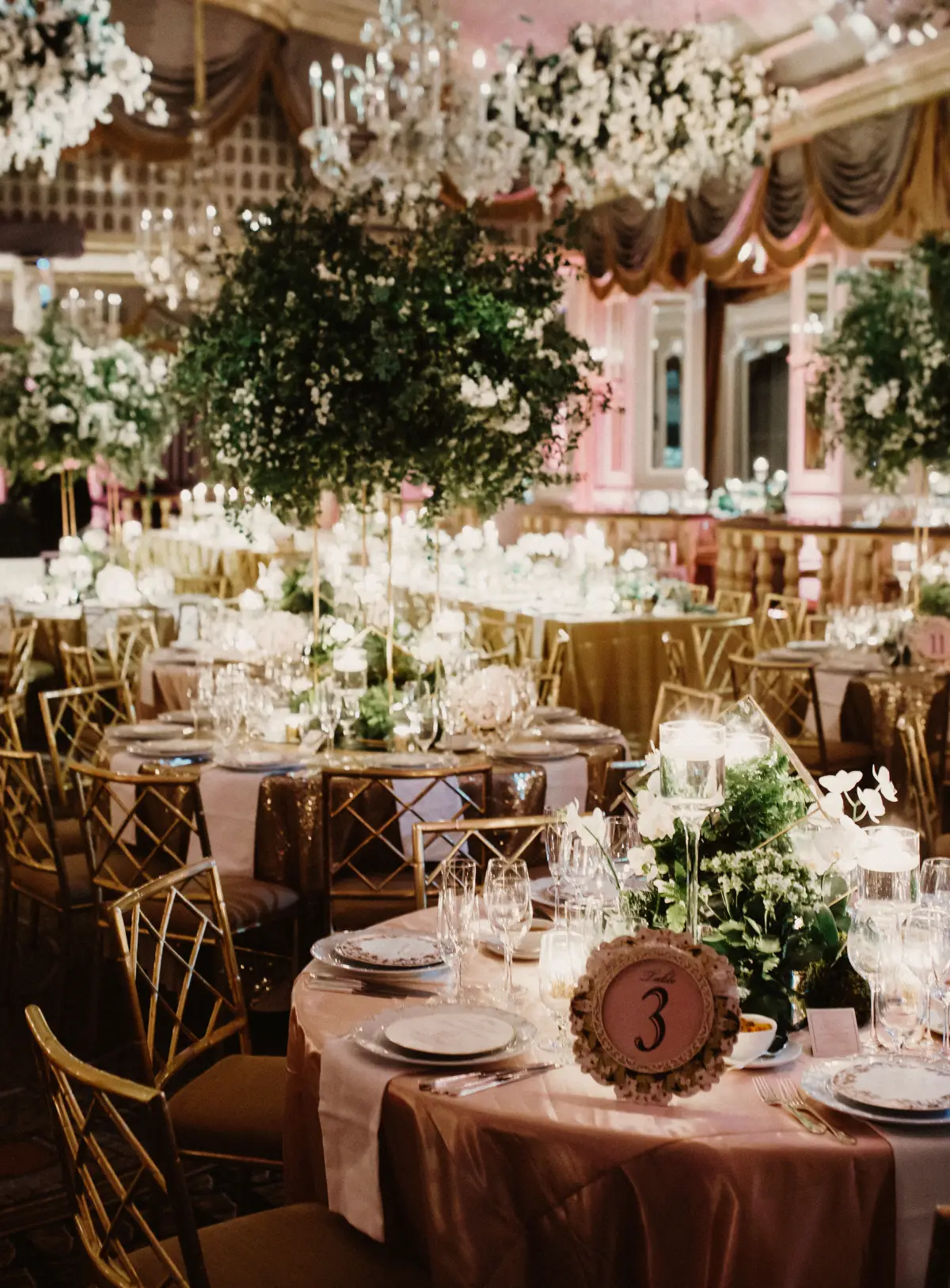 Decoración de mesas en salón VIVARE